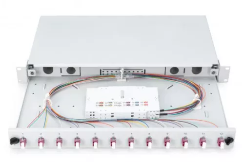 DIGITUS DN-96331-4 19" 1U 12xLC duplex OM4 toldóval pigtaillel és kötőkazettával szerelt optikai patch panel