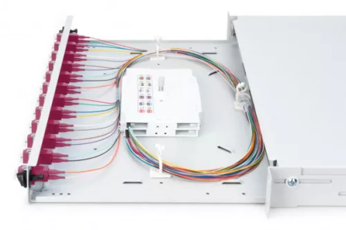 DIGITUS DN-96331-4 19" 1U 12xLC duplex OM4 toldóval pigtaillel és kötőkazettával szerelt optikai patch panel