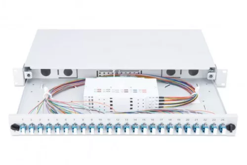 DIGITUS DN-96332-4 19" 1U 24xLC duplex OM4 toldóval pigtaillel és kötőkazettával szerelt optikai patch panel
